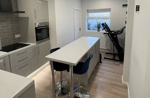 Sheffield Apartment | Comfy space in quiet area - 20 min from Sheffield City Center