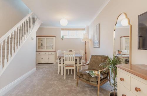 Swanage House | Compass Cottage