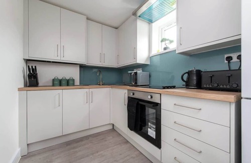 Cheltenham House | Compton House - 4 Bed