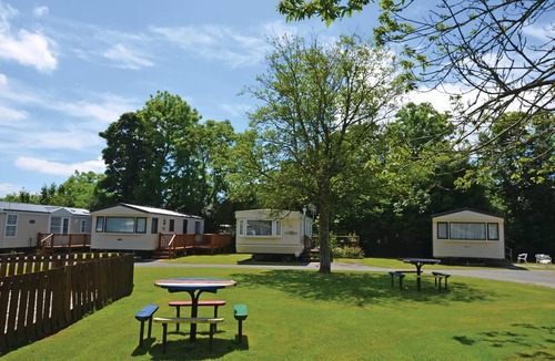 Narberth House | Contemporary caravan with one double and one twin.