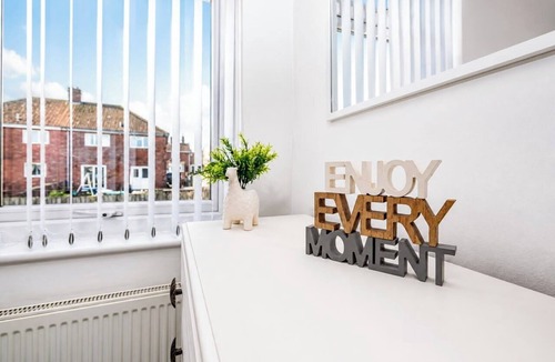 Durham House | Contractor 2BR | Long Stays & Great Views