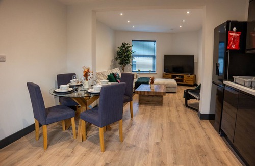 Giltbrook Apartment | Contractor Accommodation- 5 Beds - Free Parking