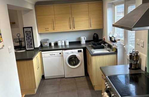 Stevenage House | *Contractor* Modern House Stevenage FREE Parking