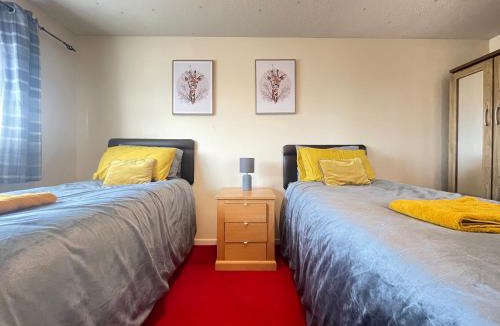 Letchworth House | Contractor Relocations and holidays stays in Letchworth ,Newly Refurbished