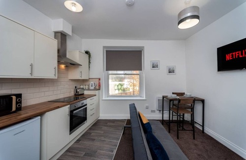 Neath Apartment | Contractor Room Kitchen Central Spot
