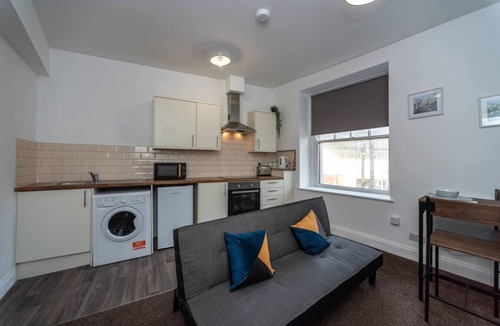 Neath Apartment | Contractor Room Kitchen Central Spot