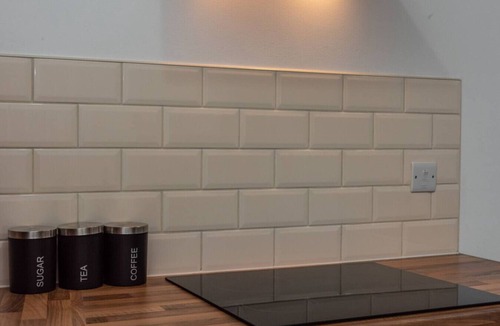 Neath Condo | Contractor Room Kitchen Central Spot