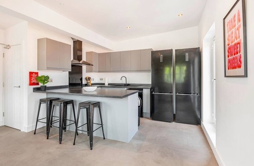 Derby Apartment | Contractors 6 Bed 6 Bath - Derby - Free Parking
