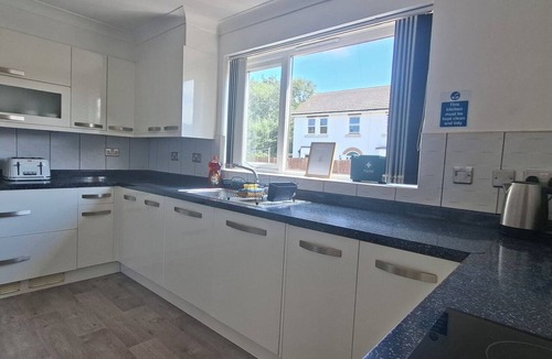 Peterborough House | Contractors paradise in Peterborough -sleeps 14