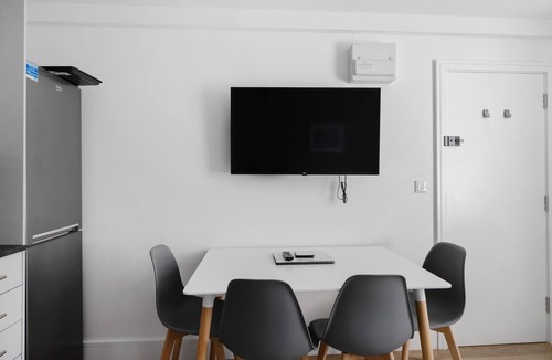 Saltash Apartment | Convenient and Modern 2 Bed Apartment in Saltash