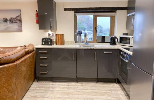 Marhamchurch Cottage | Converted Barn with Superb Sea and Countryside Views