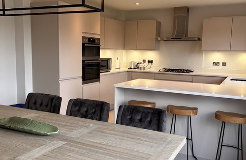 Bookham House | Converted Saddlery in the country!