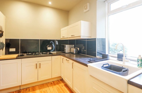 Tideswell Cottage | Corner Cottage