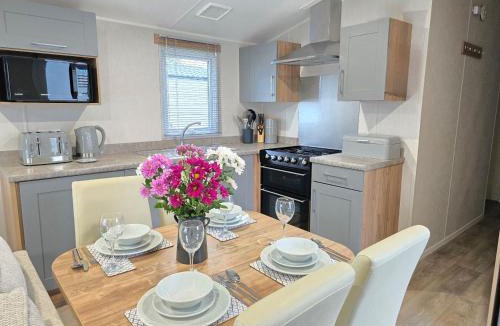 Newquay Resort | Cornwall Caravan Retreat 3 Crantock
