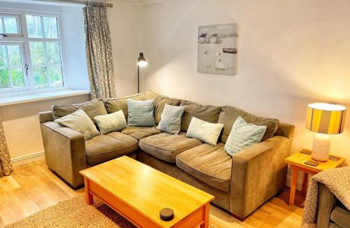 Rose House | Cornwall Coastal Cottage - Beautiful & Stunning