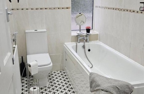 Burnt Oak Apartment | Cosy 2 bedroom flat