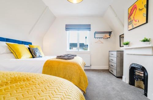 Rossington House | Cosy 2BDR Cottage With Free Parking