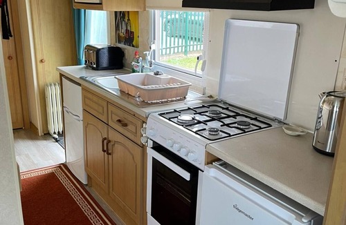 Scratby House | Cosy 4 berth caravan nearby Scratby beach, Norfolk ref 43045G