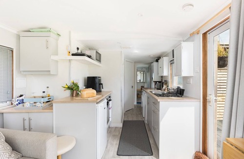 Fairford House | Cosy Cabin with Hot Tub and Lakeview in Cotswolds - Pass the Keys