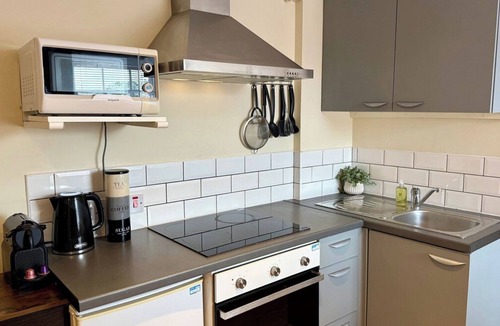 Fernhill Heath Apartment | Cosy Central Apartment Sleeps 4 - Worcester