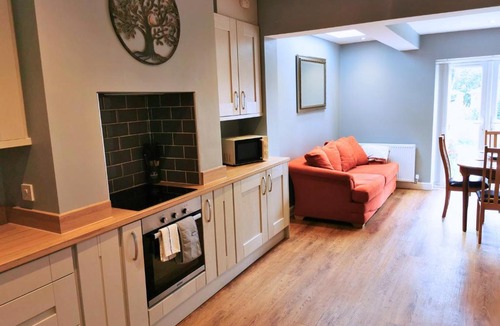 Spetchley House | Cosy, comfortable home close to city centre
