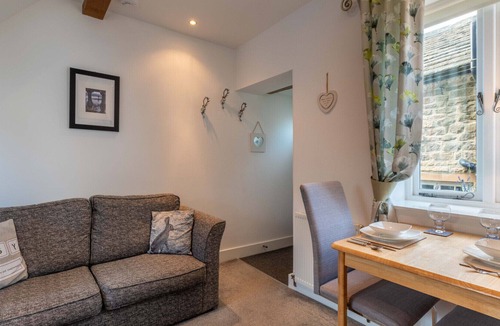 Baslow House | Cosy Corner - One Bedroom House, Sleeps 2