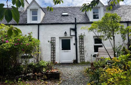 Greshornish House | Cosy Cottage Retreat in edinbane