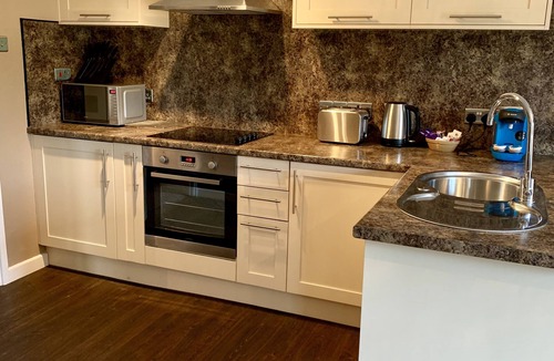 Easton Apartment | Cosy First Floor rural Apartment with Views