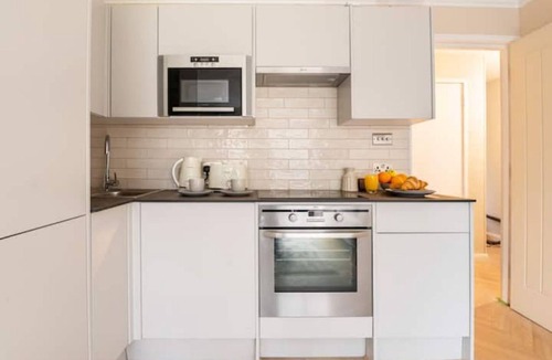 Prince's Apartment | Cosy, modern 2 bed flat close to Big Ben