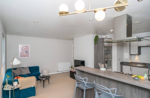Bonnington Apartment | Cosy Modern Flat - Pass the Keys