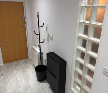 Brondini Apartment | Cosy Panoramic Sea Views with North Dock Balcony