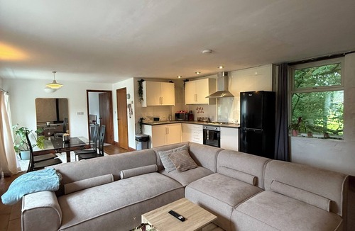 Carnbrea House | Cosy, secluded barn conversion in Cornwall — 10 minutes from beach