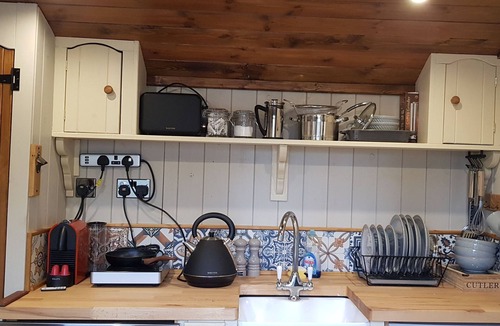Cleeve Cabin | Cosy Shepherd's Hut perfect for couples in the heart of North Somerset.