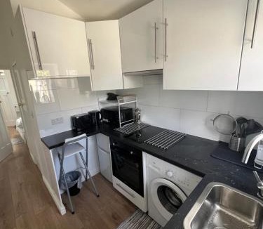 New Eltham Apartment | Cosy Studio Apartment, Flat in London