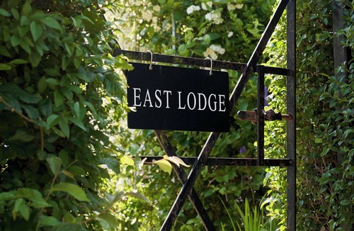 Leven House | Cosy Whitewashed Cottage on a Scottish Estate