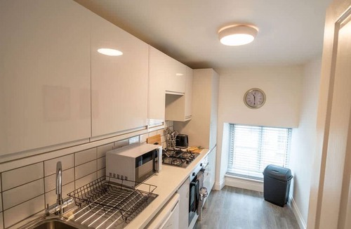Cirencester Apartment | Cotswolds 2Bed 1 Bath Historic Flat Very Central