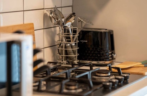 Cirencester Apartment | Cotswolds 2Bed 1 Bath Historic Flat Very Central
