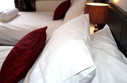 Stroud Apartment | Cotswolds Valleys Accommodation Bell Apartment 1
