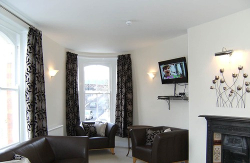 Stroud Apartment | Cotswolds Valleys Accommodation Bell Apartment 1