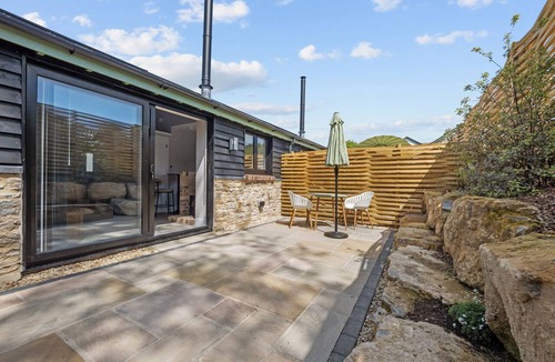 Holworth Apartment | Cottage with wood burner and onsite pub