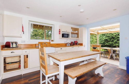 Birdham House | Countryside Retreat with Garden and Pool