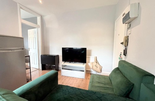Purley Apartment | Cozy Compact One Bed Flat