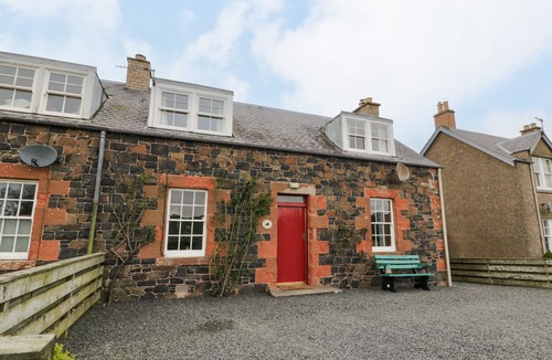Kelso Cottage | CRAGGS COTTAGE, pet friendly, with open fire in Kelso