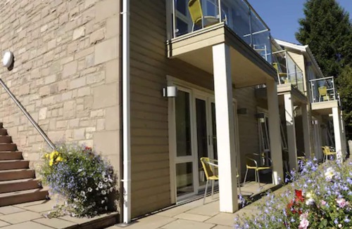 Pitlochry House | Craigmhor Lodge & Courtyard