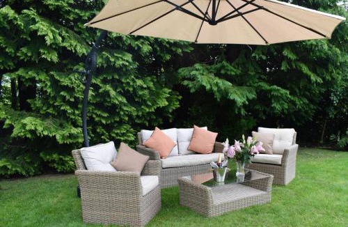 Pitlochry House | Craigmhor Lodge & Courtyard