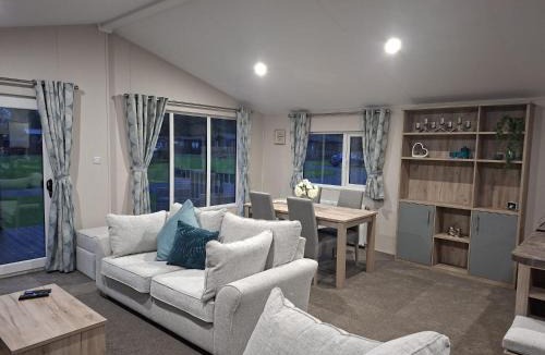 Knott End-on-Sea House | Crescent Lodge