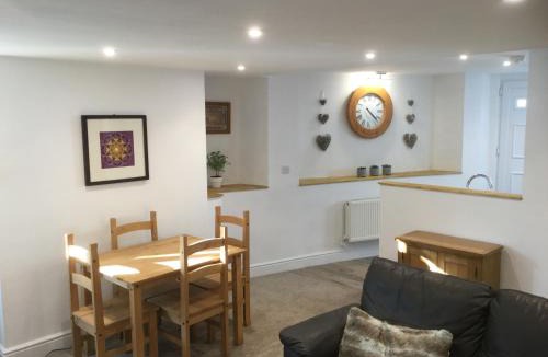 Gunnislake House | Crossways Corner Cottage