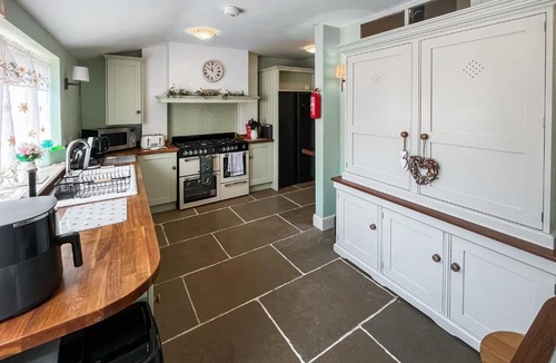 Maltby le Marsh House | Crown House