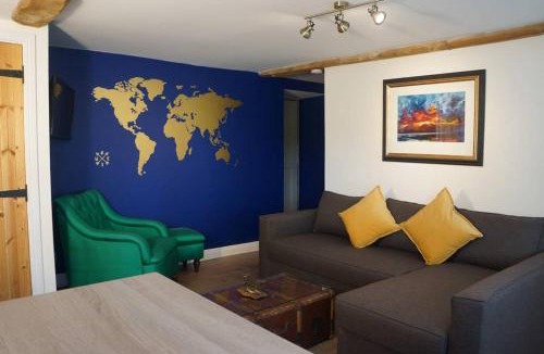 Ampney Crucis House | Crucis Park Estate
