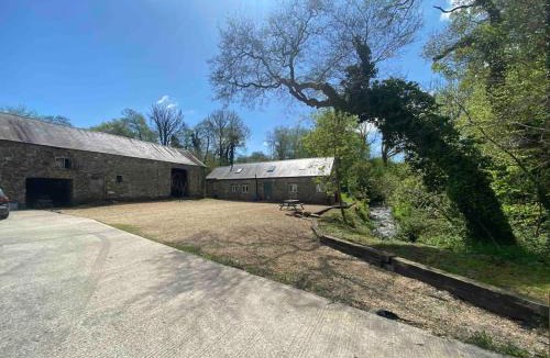 Llanwrda Bed & Breakfast | Crymlyn barn
